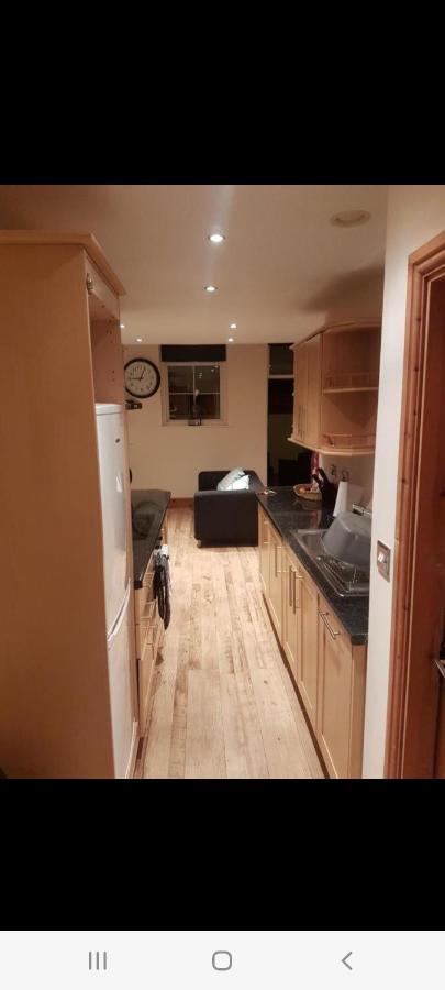 Spacious 2 Bed Appartment Next To Bae With Spa Bath Barrow-in-Furness Kültér fotó